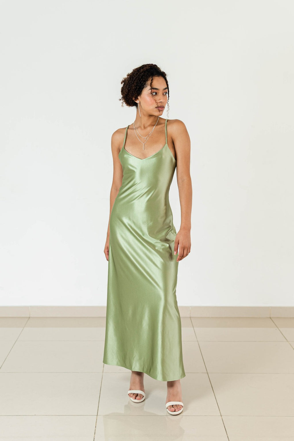 VESTIDO OLIVA CRISTAL