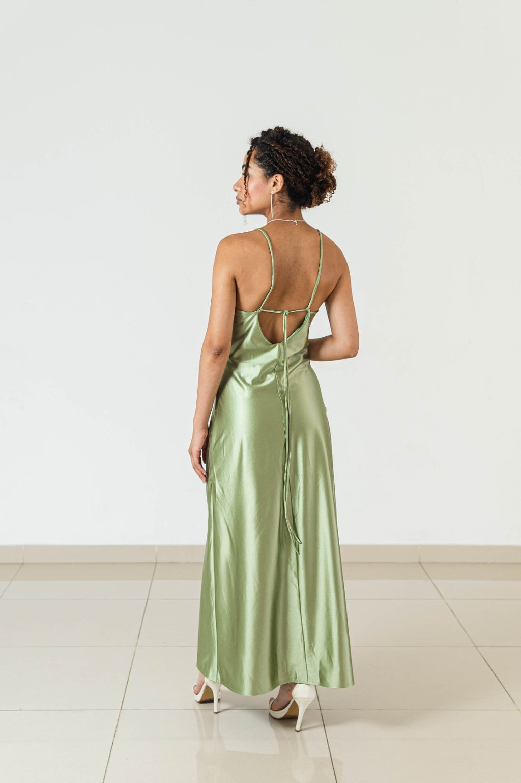 VESTIDO OLIVA CRISTAL