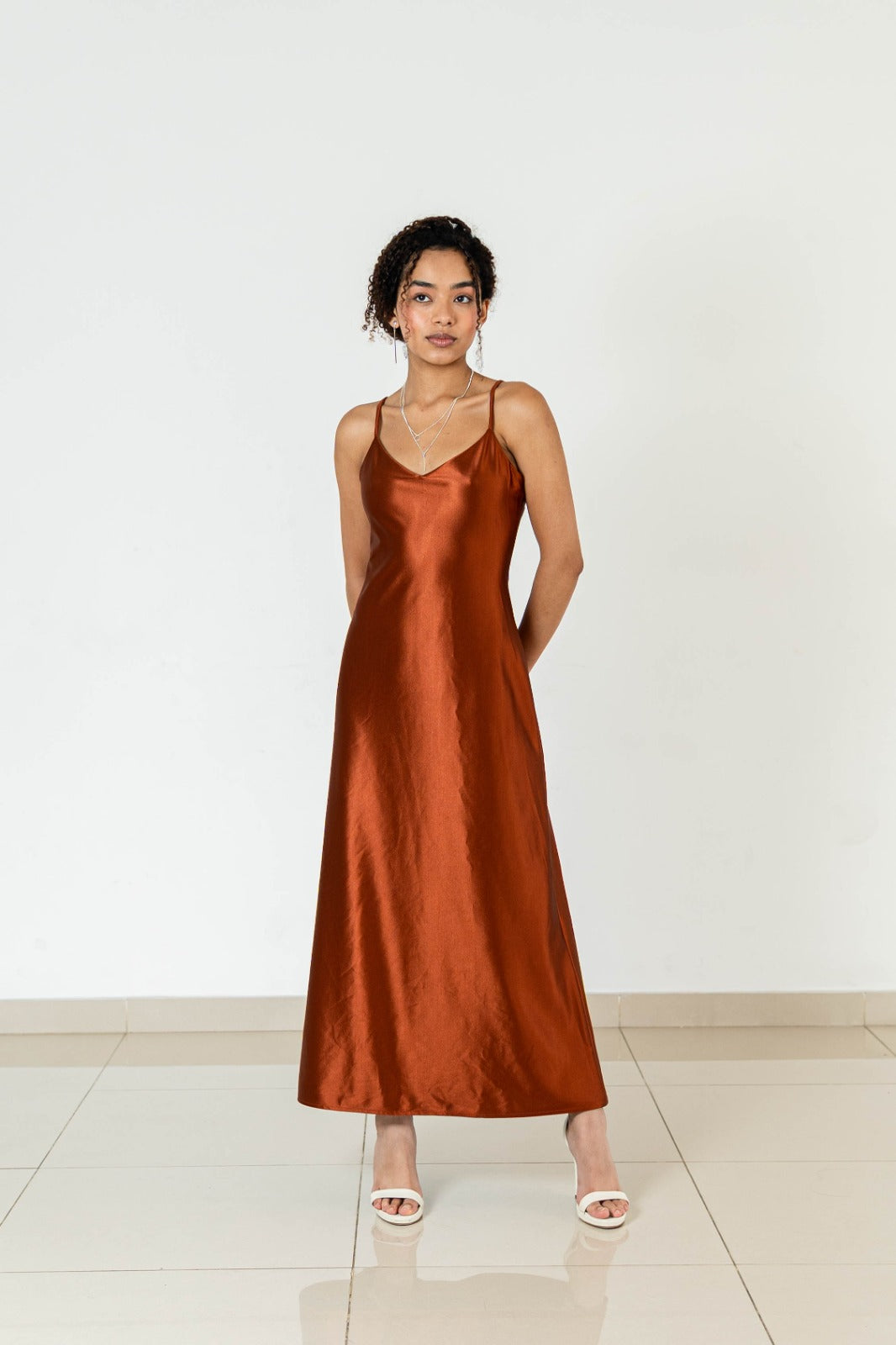 VESTIDO OCRE CRISTAL