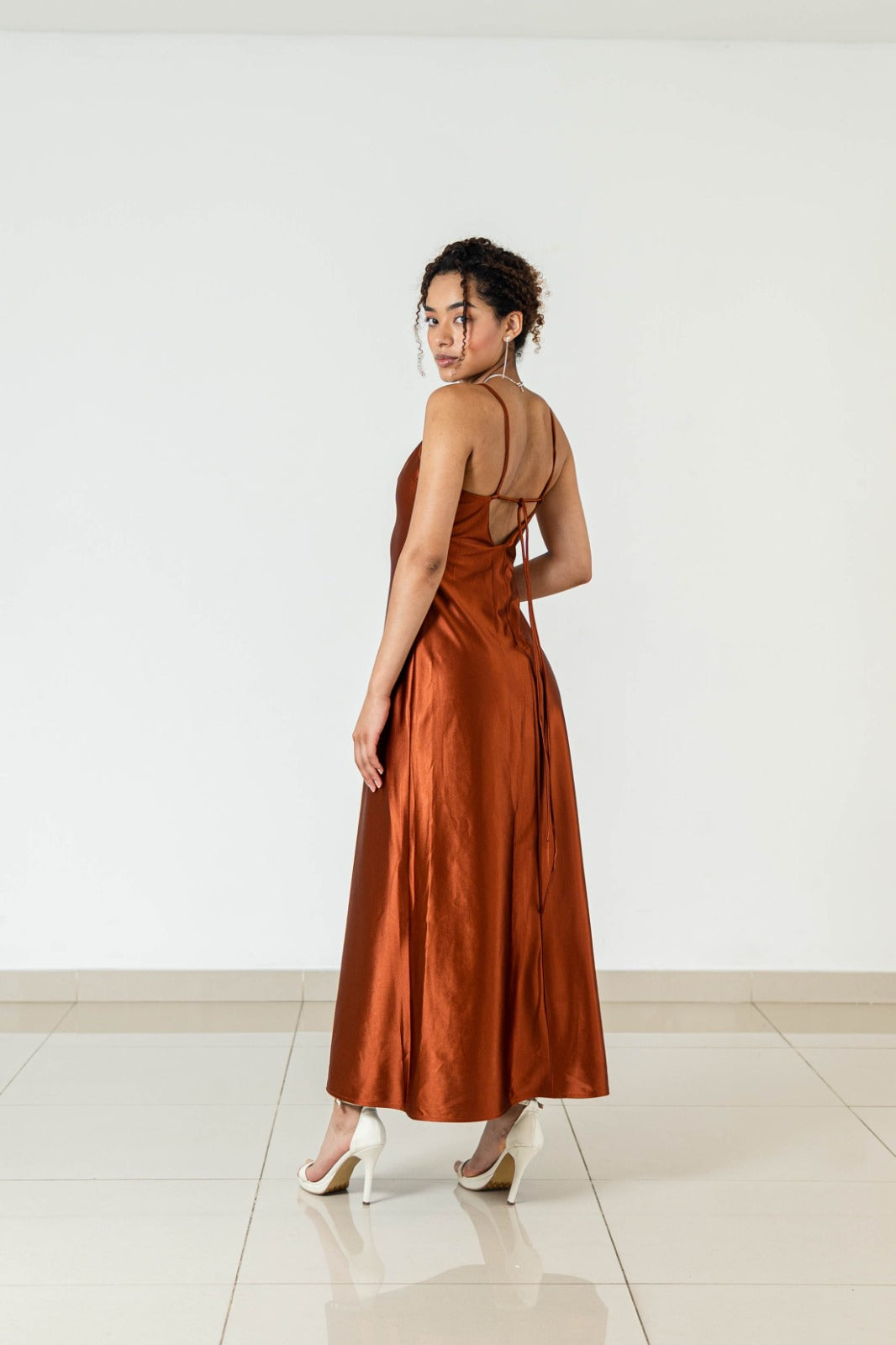 VESTIDO OCRE CRISTAL